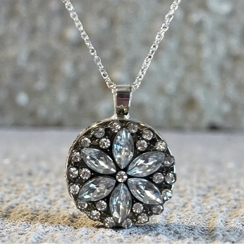 Vintage Costume Rhinestone Jewelry Assemblage: Floral Pendant Necklace